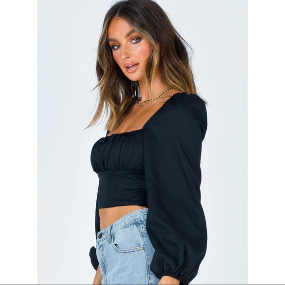 ⭐️ Princess Polly Ariah LS Crop Top - Picture 2 of 5
